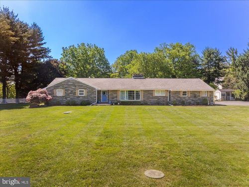 698 Featherbed Ln, GARNET VALLEY, PA, 19060-1201 | Card Image