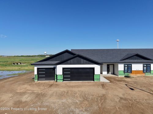 1356 44th Ave W, Dickinson, ND, 58601-7547 | Card Image