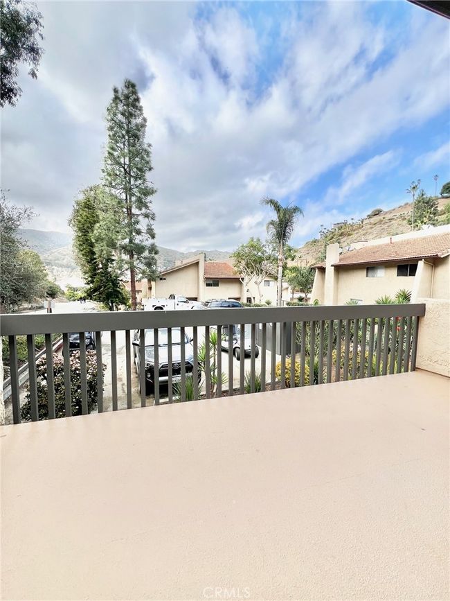 64 Avalon Terrace Rd, Condo with 2 bedrooms, 3 bathrooms and 1 parking in Avalon CA | Image 14