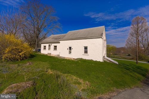 11 Witwer Ln, Fleetwood, PA, 19522-8609 | Card Image