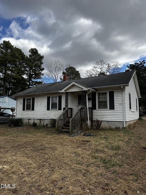 819 Arrow Street, Henderson, NC, 27536 | Card Image