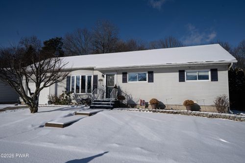 125 Rinaldi Dr, Taylor, PA, 18517-9790 | Card Image