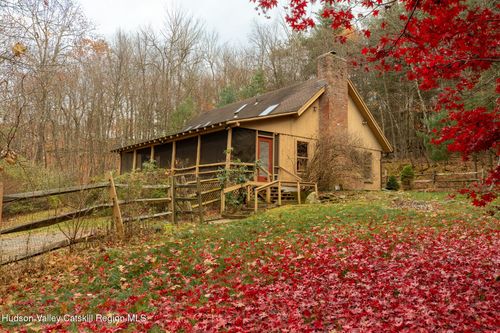 79 Torre Rock Rd, Red Hook, NY, 12571-4314 | Card Image