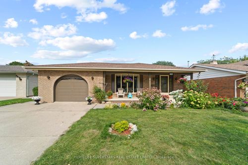 9925 Holly Cres, Windsor, ON, N8R1Y6 | Card Image