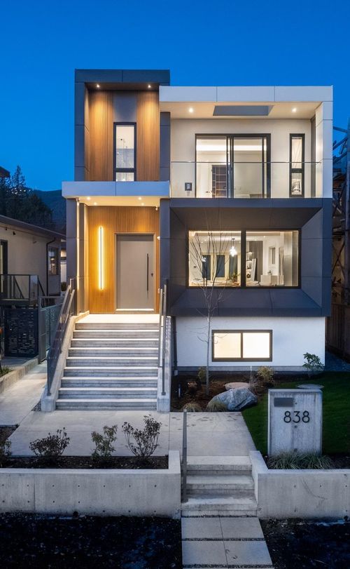 838 E 14th St, North Vancouver, BC, V7L2P6 | Card Image