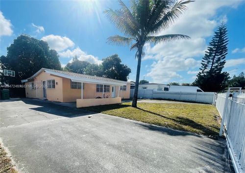18425 Nw 42nd Pl, Miami Gardens, FL, 33055-3007 | Card Image