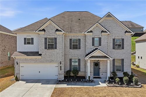 5560 Mirror Lake Dr, Cumming, GA, 30028-7227 | Card Image
