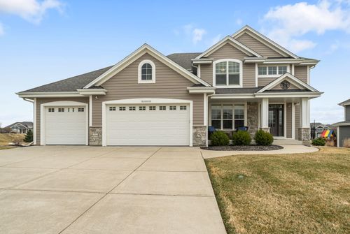 W236N7272 Meadow Ct, Sussex, WI, 53089-2700 | Card Image