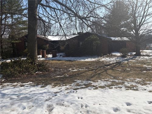 320 Country View Dr, Irwin, PA, 15642-5714 | Card Image