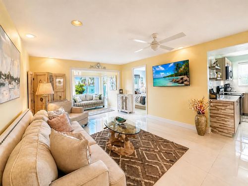 305-12 Colonial Club Dr, Boynton Beach, FL, 33435-8341 | Card Image