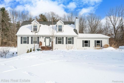 2957 Bird Rd, Ortonville, MI, 48462-8439 | Card Image