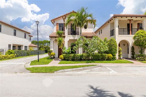 0-3700 Nw 84th Way, Pembroke Pines, FL, 33024-5253 | Card Image