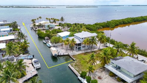 28525 Jolly Roger Dr, Summerland Key, FL, 33042-5501 | Card Image