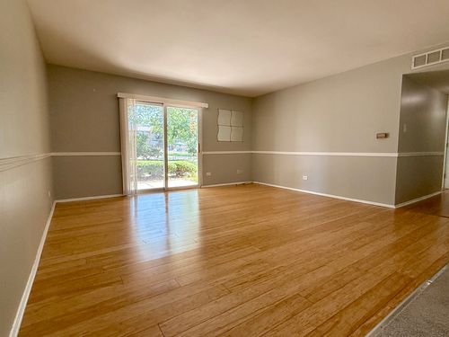 unit-112-930 Beau Dr, Des Plaines, IL, 60016-5840 | Card Image