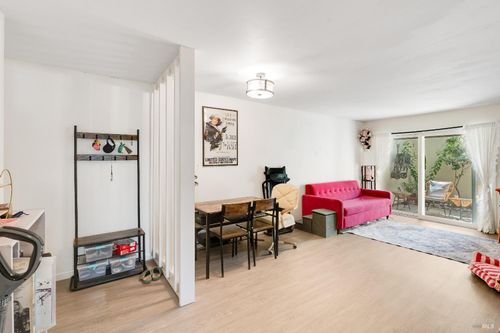 d-2100 Laguna Cir, Concord, CA, 94520-2933 | Card Image