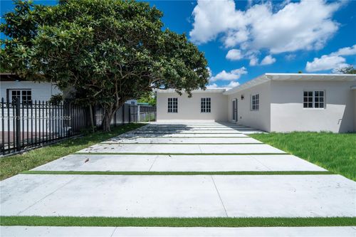 323 Nw 104th Ter, Miami, FL, 33150-1160 | Card Image