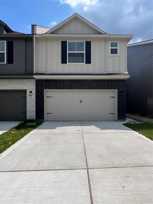 114 Capetown Cir, Montgomery, TX, 77356-8843 | Card Image