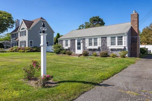 40 Shore Rd, West Dennis, MA, 02670-2910 | Card Image