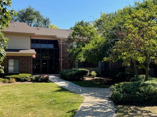 apt-207-33601 N Royal Oak Ln, Grayslake, IL, 60030-1891 | Card Image