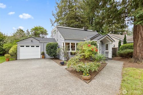 1711 Ne 113th St, Seattle, WA, 98125-6530 | Card Image