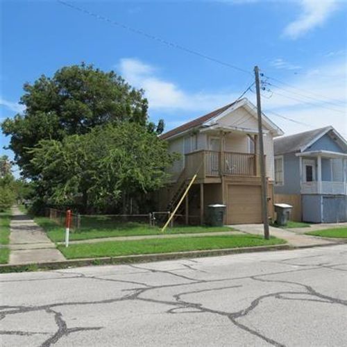 1404 38th St, Galveston, TX, 77550-4162 | Card Image