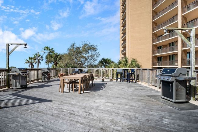 Grilling area for the complex. | Image 32