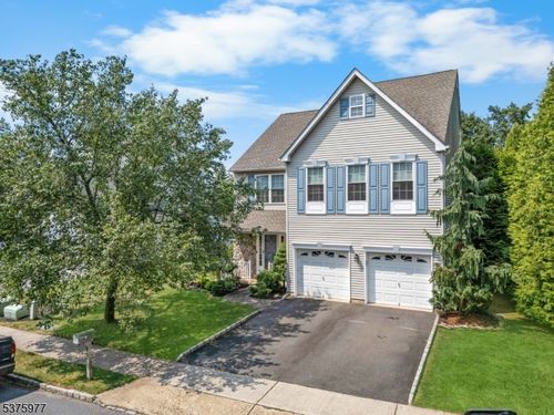 19 Craft Farm Dr, Bridgewater, NJ, 08807-5586 | Card Image
