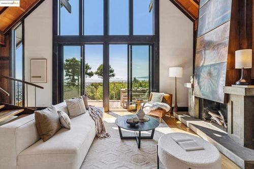 690 Panoramic Way, Berkeley, CA, 94704-2537 | Card Image