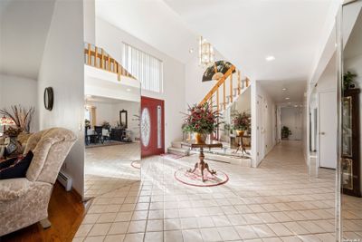 Foyer | Image 3