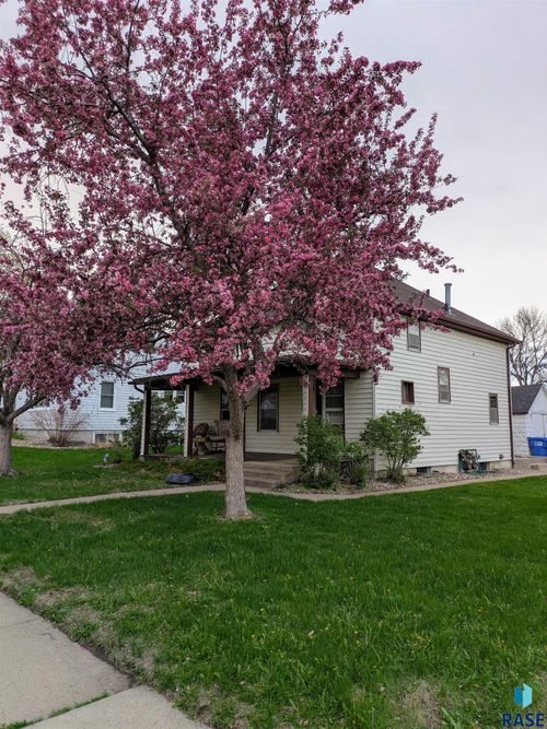 1426 E 17th St Street, Sioux Falls, SD, 57104 | Card Image