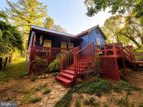 835 Engle Switch Rd, HARPERS FERRY, WV, 25425-5257 | Card Image