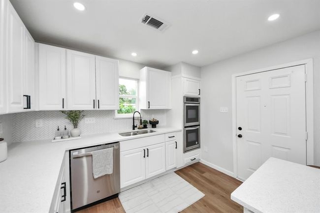 6018 Beekman Rd, House other with 3 bedrooms, 2 bathrooms and null parking in Houston TX | Image 14