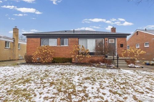 21445 Lakebreeze St, Saint Clair Shores, MI, 48082-1212 | Card Image