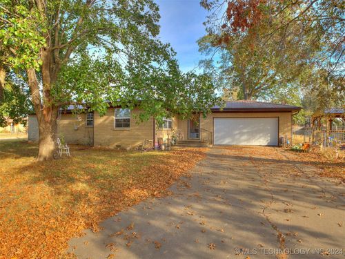 1020 N Wewoka Avenue, Claremore, OK, 74017 | Card Image