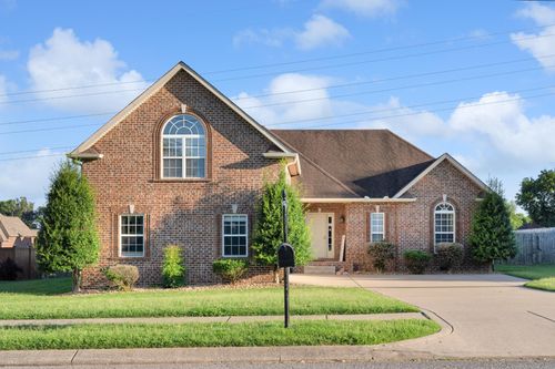 737 Starpoint Dr, Gallatin, TN, 37066-7458 | Card Image