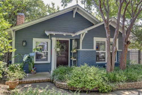 1713 Belle Pl, Fort Worth, TX, 76107-3967 | Card Image