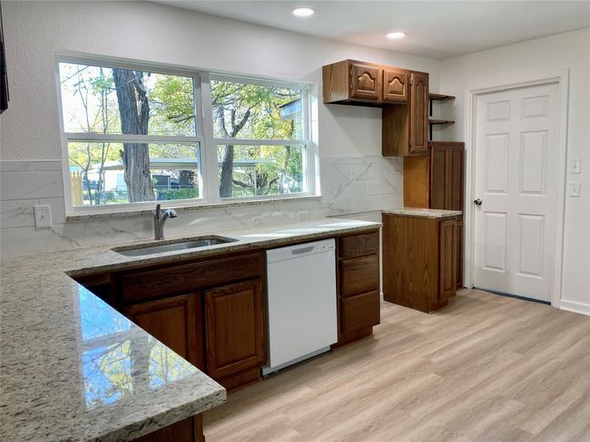 1410 Vine Street, House other with 3 bedrooms, 2 bathrooms and null parking in Bridgeport TX | Image 11