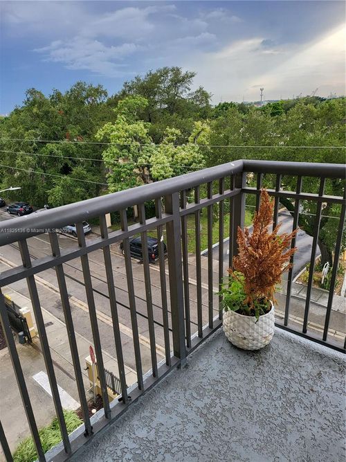 apt-202-2647 Nw 25th Ave, Miami, FL, 33142-6676 | Card Image
