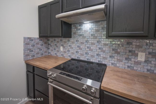 Kitchen | Image 8