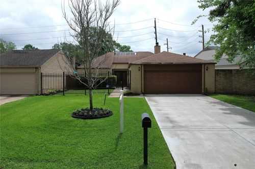 1827 Ash Meadow Dr, Houston, TX, 77090-2203 | Card Image