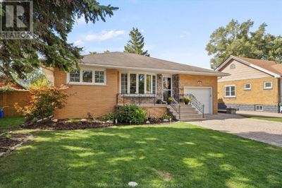 945 Edward Ave, House other with 3 bedrooms, 2 bathrooms and null parking in Windsor ON | Image 2