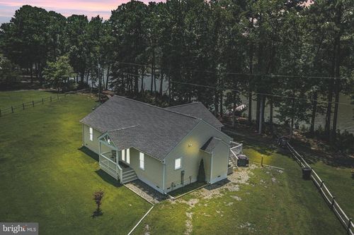 408 Smith Point Rd, Reedville, VA, 22539-3809 | Card Image