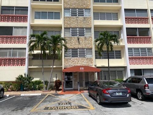 apt-305a-215 Se 3rd Ave, Hallandale Beach, FL, 33009-5605 | Card Image