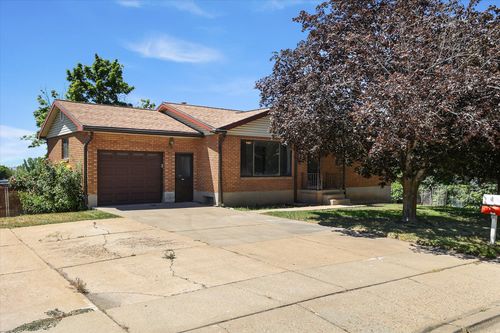 555 W 300 N, Clearfield, UT, 84015-3905 | Card Image