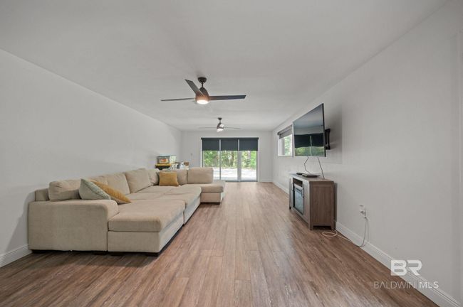 Living Room | Image 18