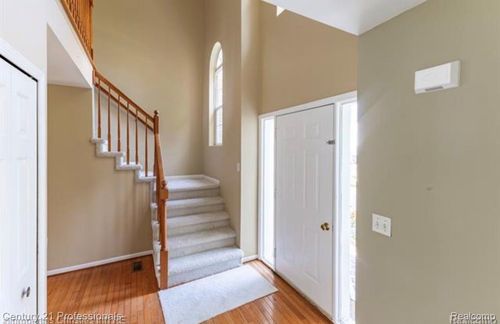 2314 Cedar Knoll Dr, Troy, MI, 48083-6424 | Card Image