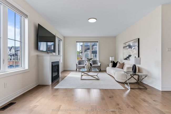 10 Hornchurch St, House other with 6 bedrooms, 5 bathrooms and 2 parking in Whitby ON | Image 18