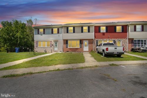 3546 Gregway Dr, CHAMBERSBURG, PA, 17202-8691 | Card Image