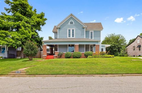 811 S Barker Ave, El Reno, OK, 73036-4702 | Card Image