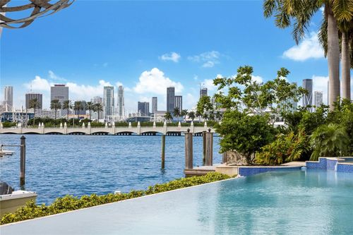 100 Palm Ave, Miami Beach, FL, 33139-5140 | Card Image